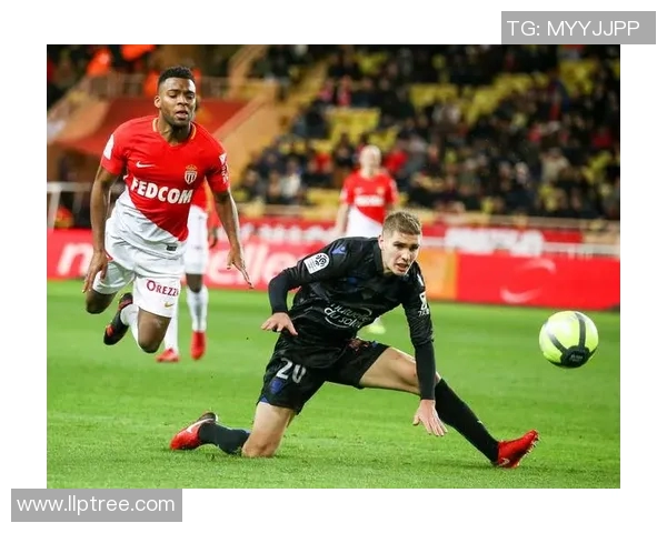 90VS足球比：探讨足球比赛中的战术对决与球员表现的深度分析